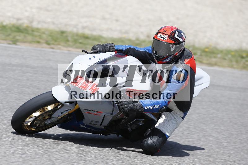 /10 20.04.2026  Pluess Moto Sport ADR/Freies Fahren/954